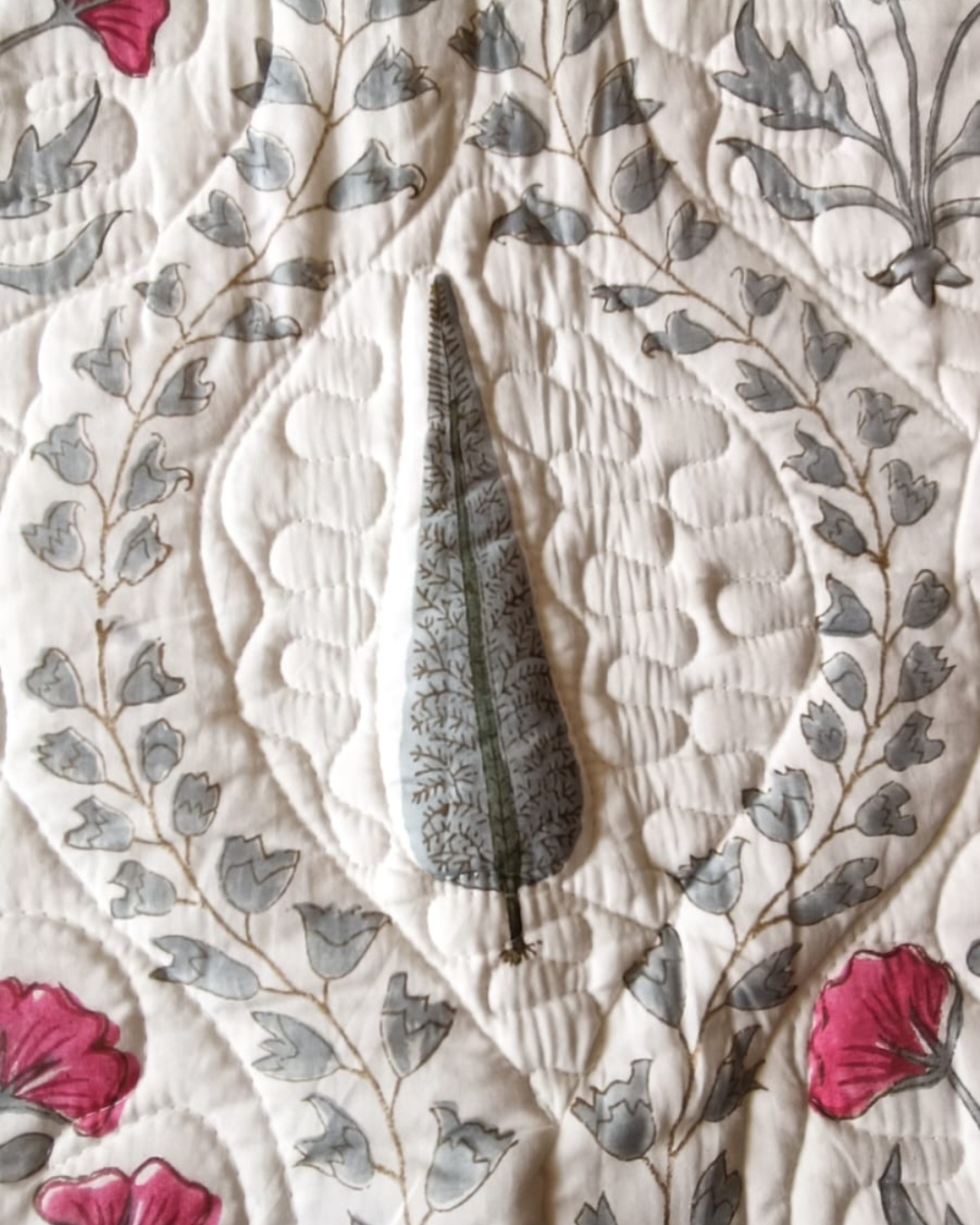 Pink Flowers Grey leaf Jaal pattern, Handblock quilted Comforter Set with 2 Pillow Covers