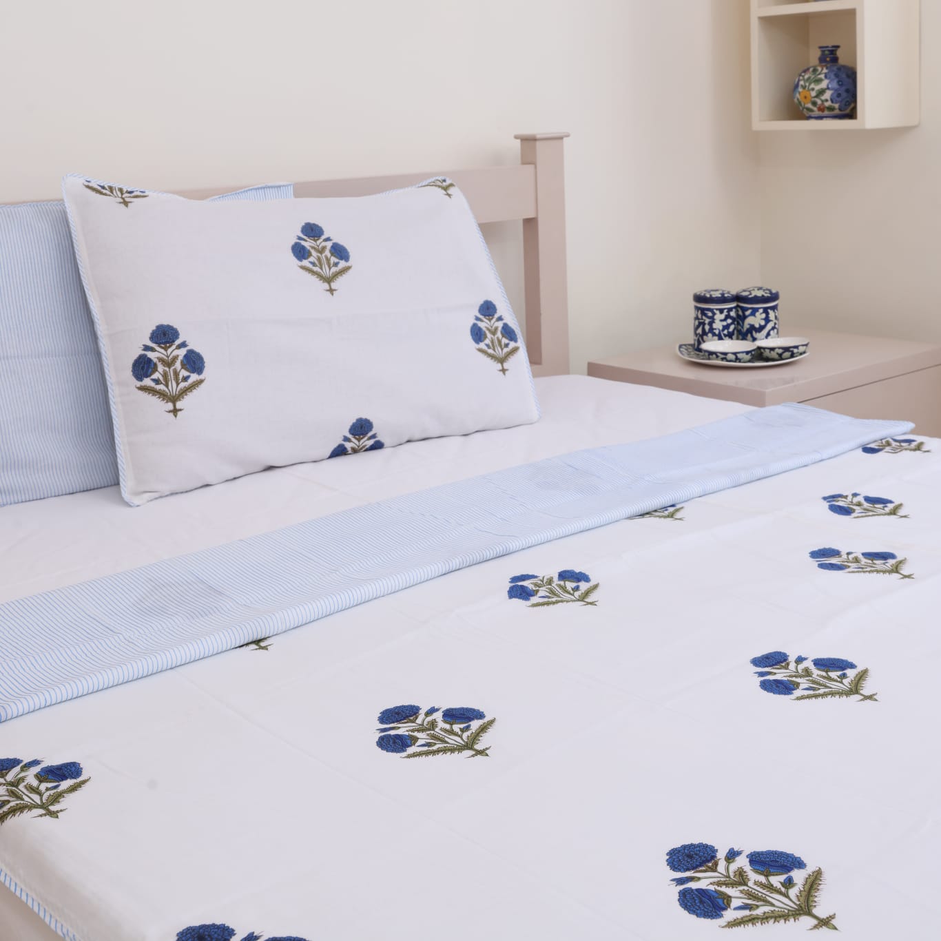 Blue Poppy Reversible Cotton Dohar with Pillow Covers