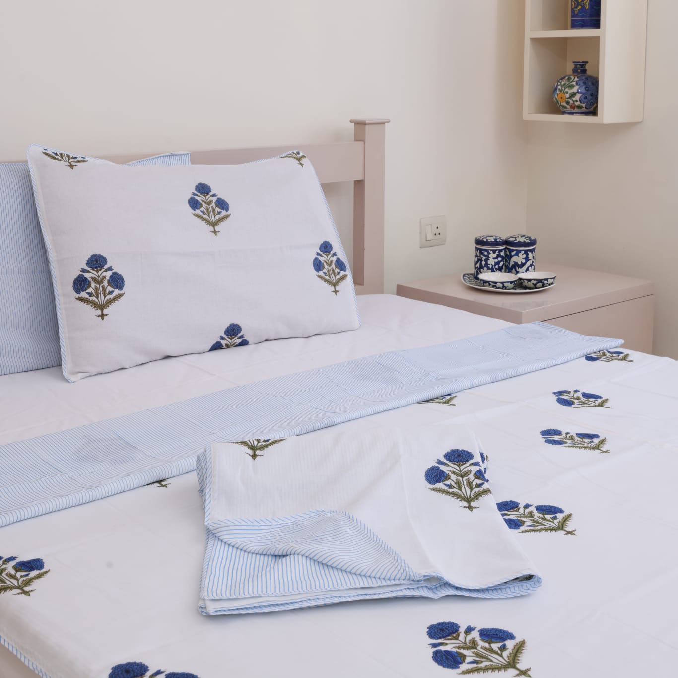 Blue Poppy Reversible Cotton Dohar with Pillow Covers