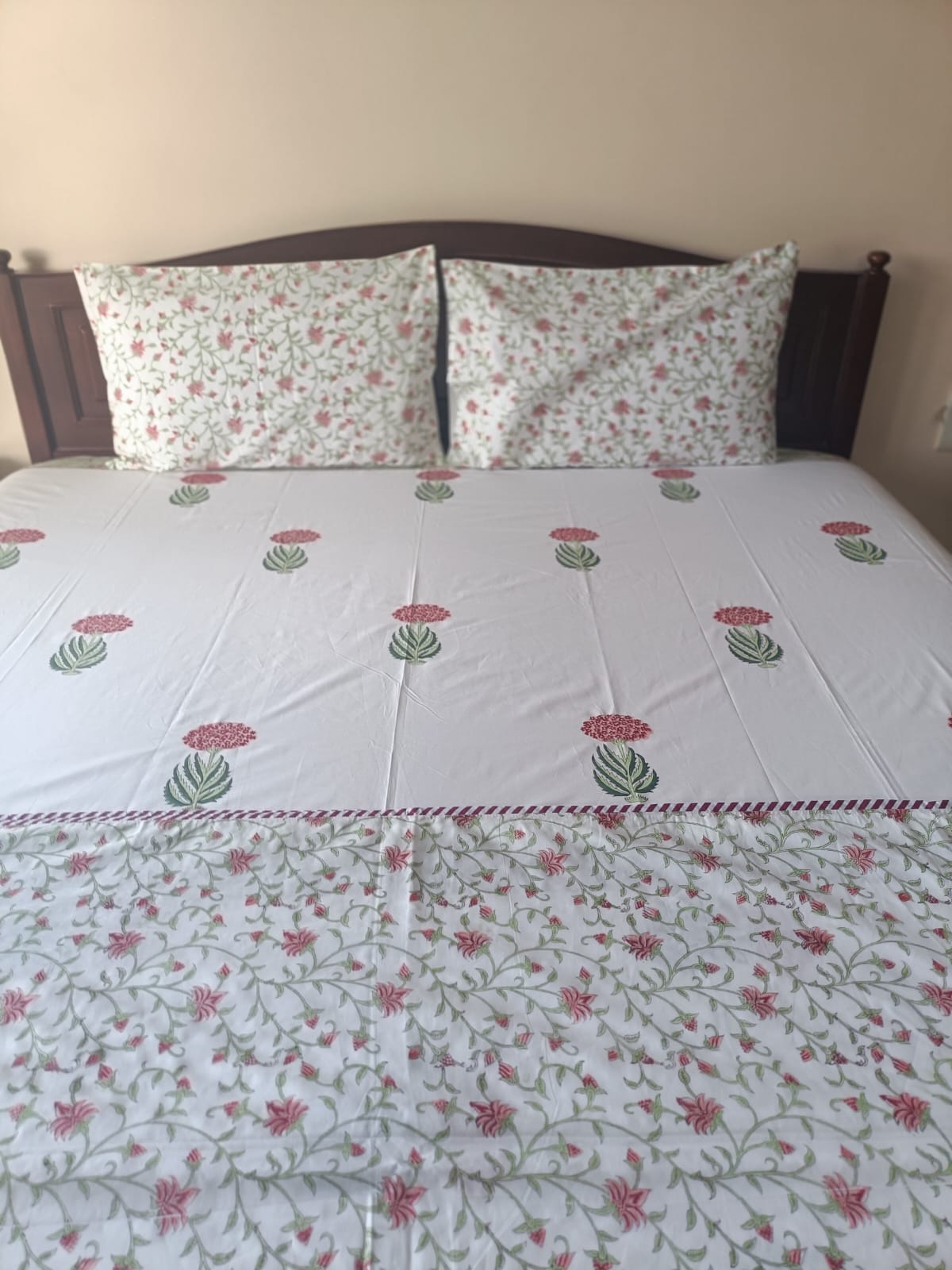 Soft Pink and Green Percale Cotton Bedsheet – 300 TC