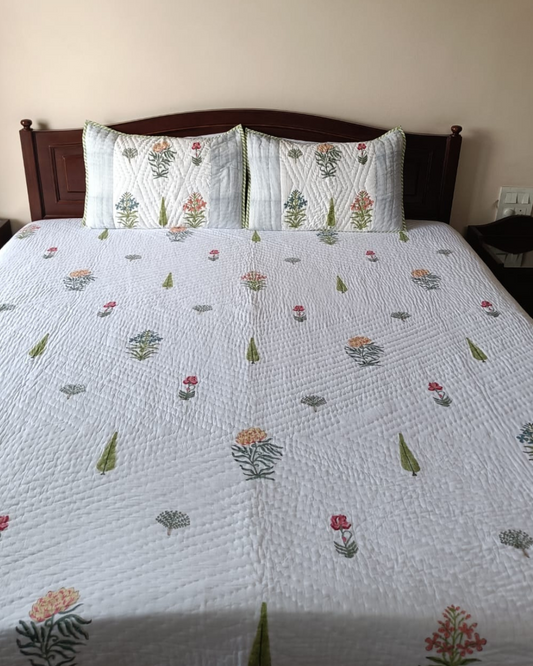 Blooming Jaipur Delight Comforter Set with 2 Pillow Covers