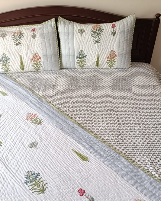 Blooming Jaipur Delight Comforter Set with 2 Pillow Covers