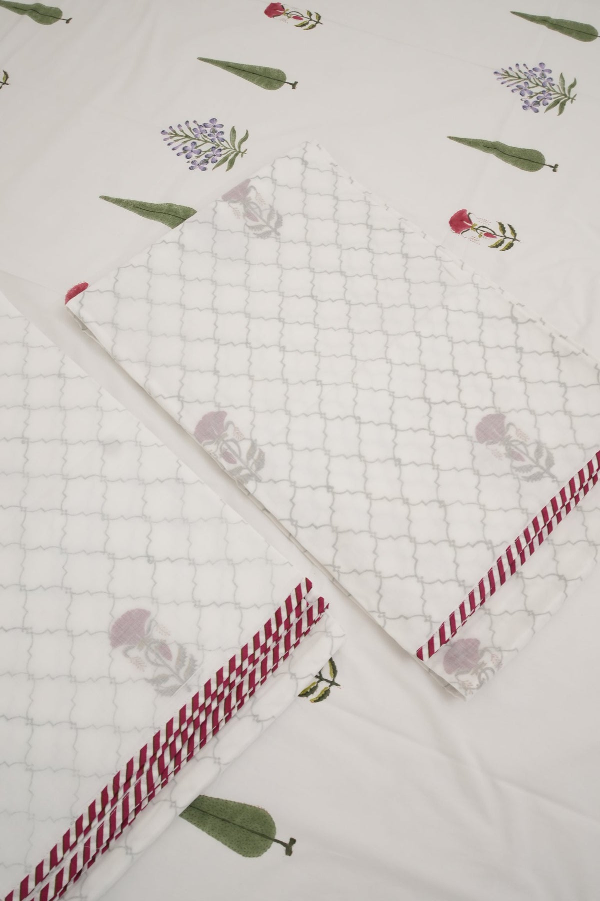 3D Floral Green Leaf & Small Red and Purple Flower Handblock Cotton Percale 300 TC Bedsheet & Single Pair Dohar Set