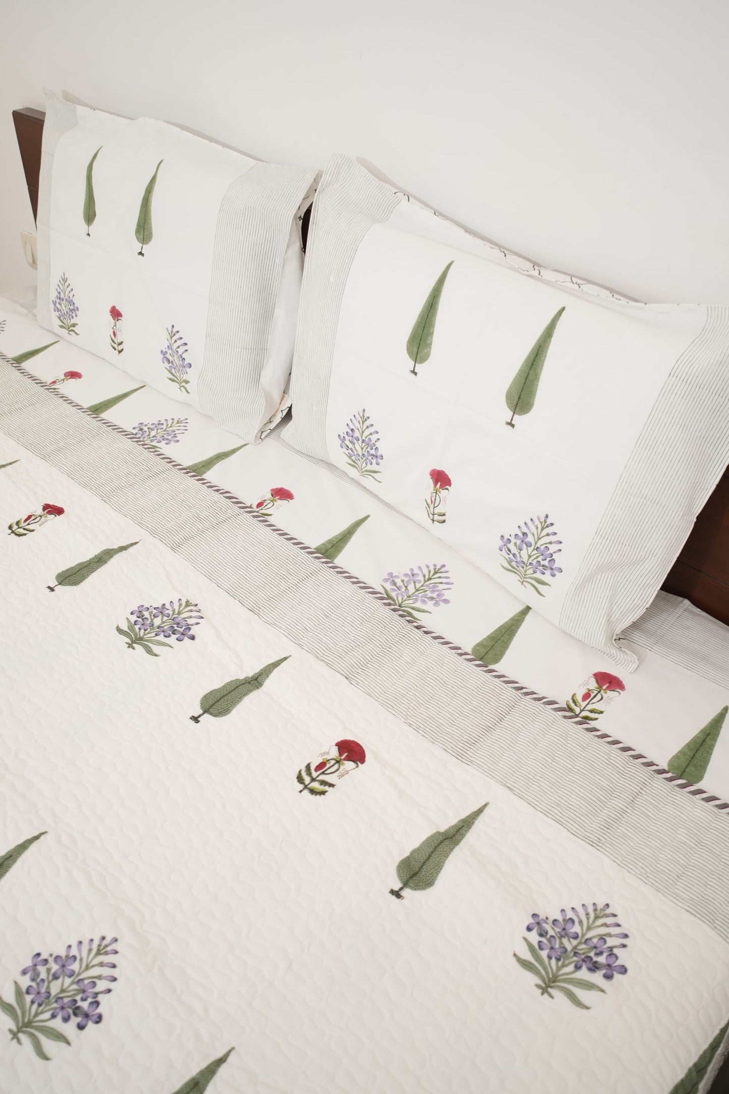 Red & Purple Floral with Green Leaf Handblock Cotton Percale 300 TC Bedsheet & Comforter Set