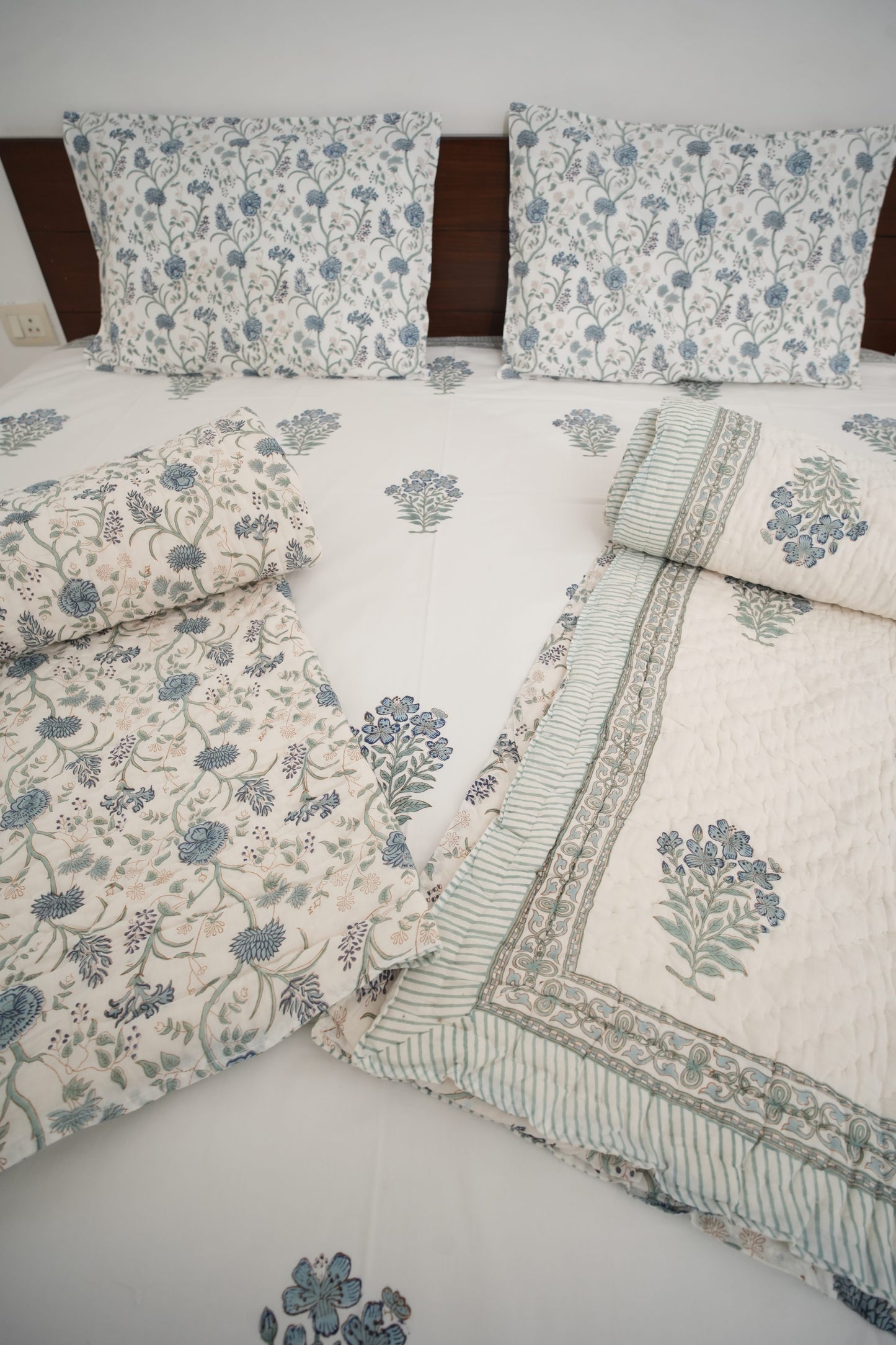 Grey Floral Handblock Cotton Percale 300 TC Bedsheet & Single Pair Quilt Set