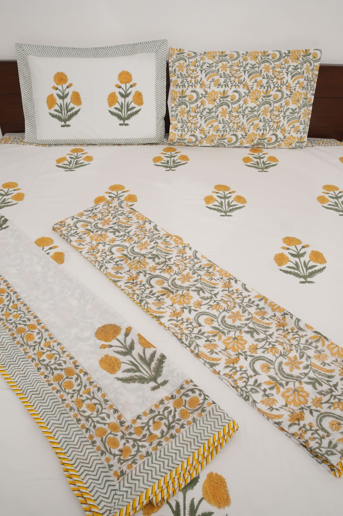 Yellow Poppy Reversible Handblock Cotton Percale 300 TC Bedsheet & Single Pair Dohar Set
