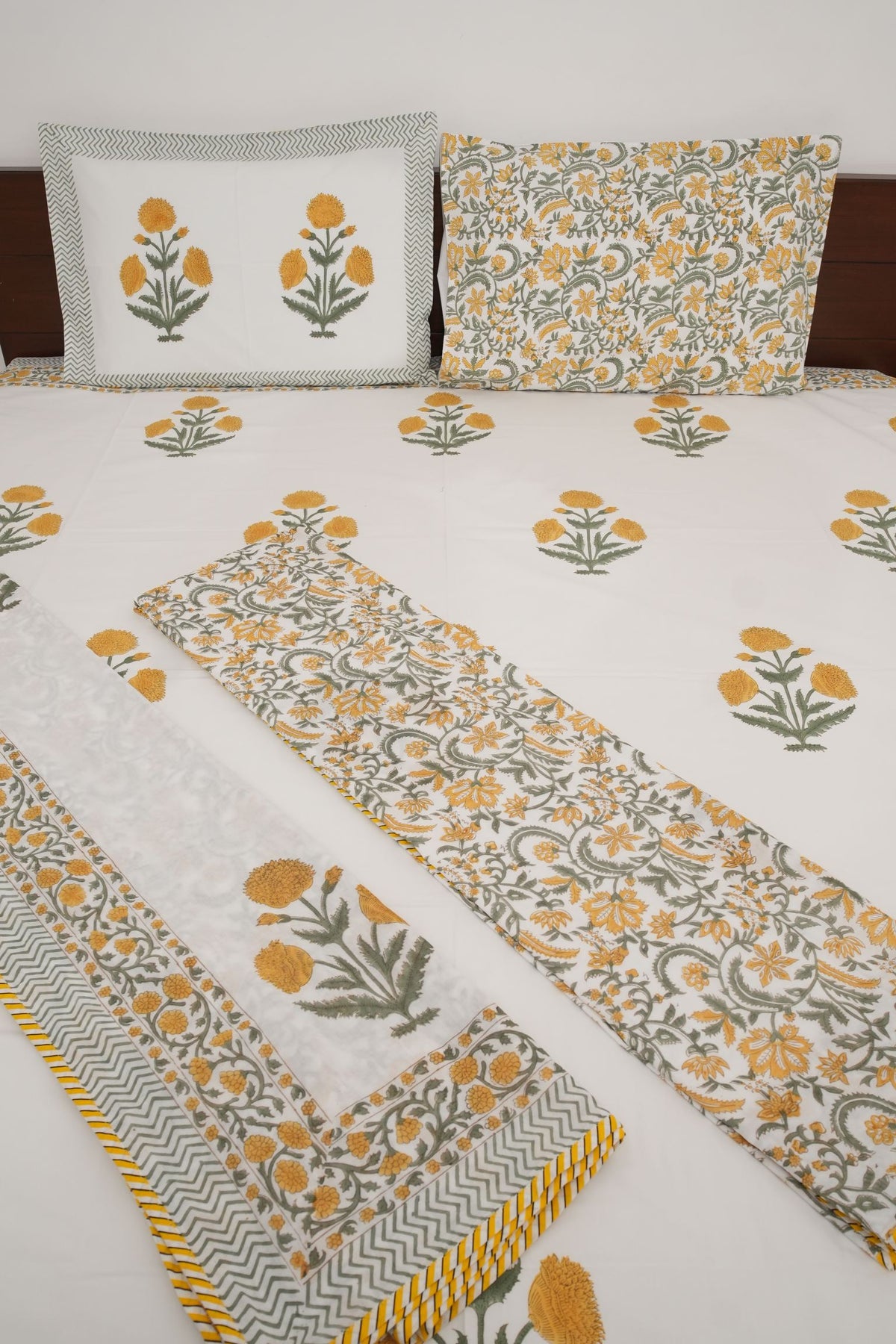Yellow Poppy Reversible Handblock Cotton Percale 300 TC Bedsheet & Single Pair Dohar Set