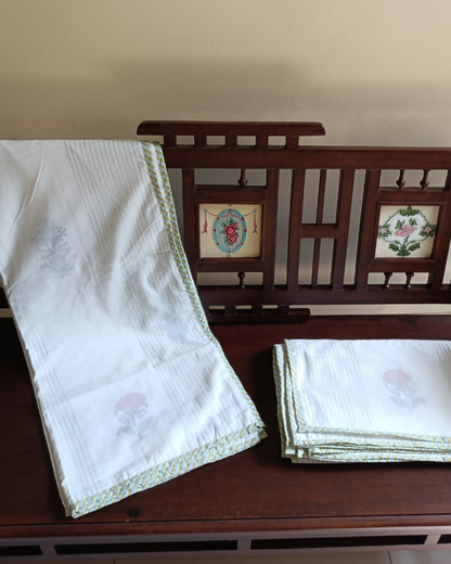 Elegant Green Floral Pattern Handcrafted Dohar